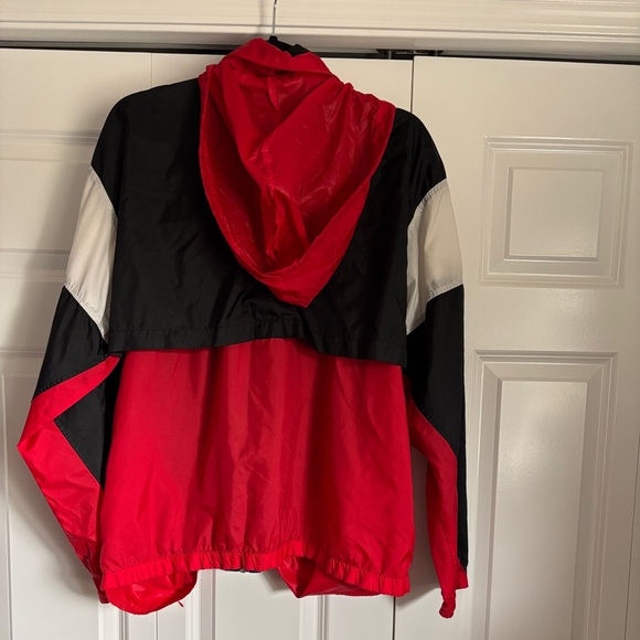 90's Vintage Nike Black and Red Windbreaker Jacket - Picture 2 of 6